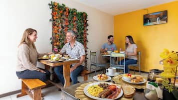 Free daily continental breakfast