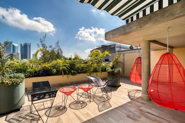 屋外ダイニングエリア