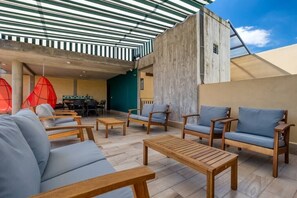 屋外ダイニングエリア