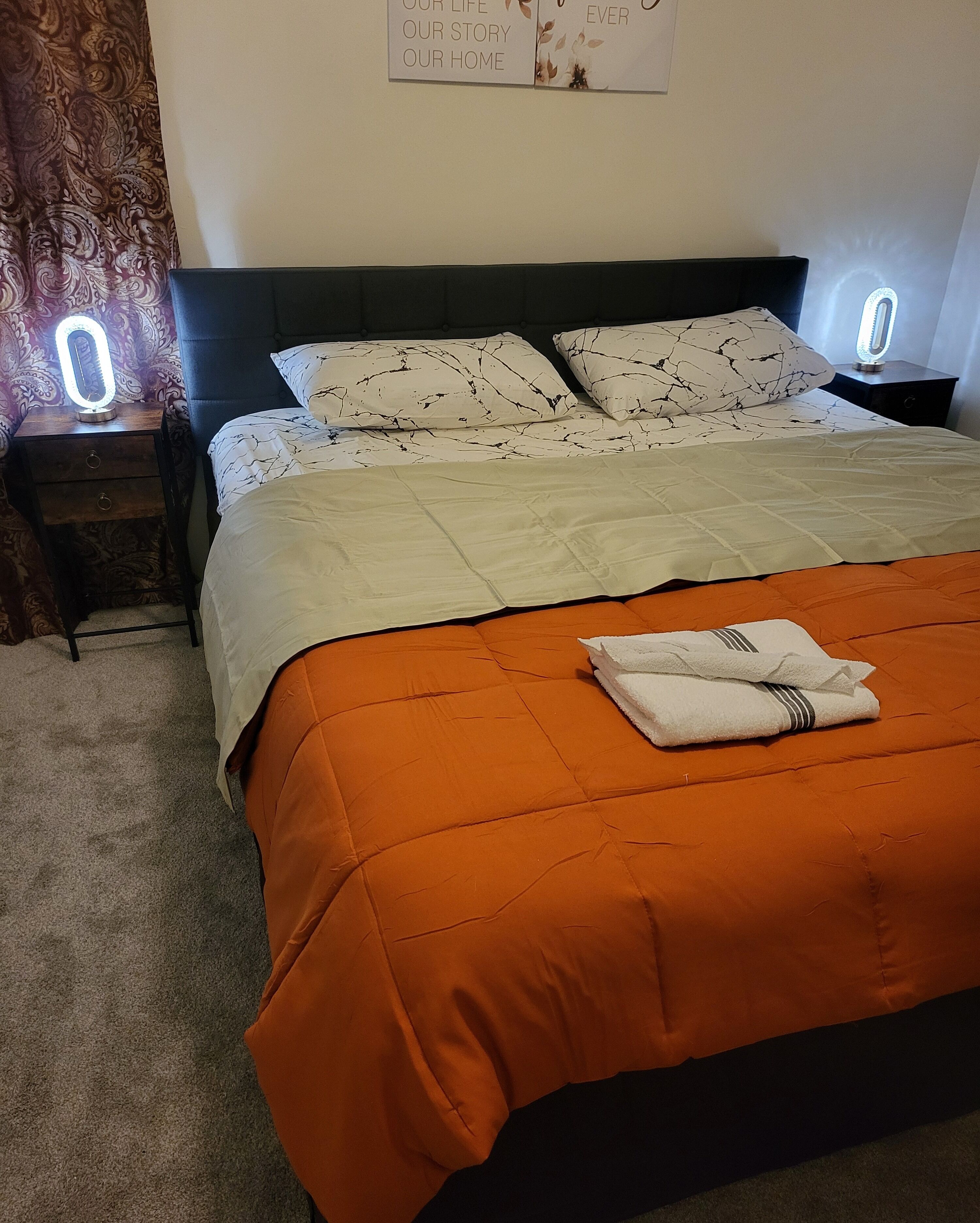 2 bedrooms sleeps 6, OSU, Hospital, free parking, washer and dryer, wi-fi AC