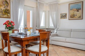 Dining - Relais Rosanna Stunning Lagoon-View Apartment (Grado)