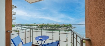 Relais Rosanna Stunning Lagoon-View Apartment