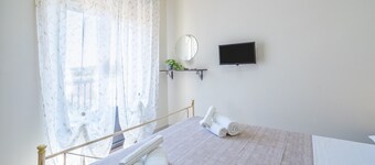 Appartamento 'Brezza Marina Marzamemi' con balcone, Wi-Fi e aria condizionata