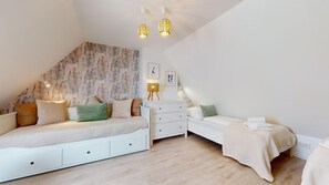 2 bedrooms, WiFi, bed sheets