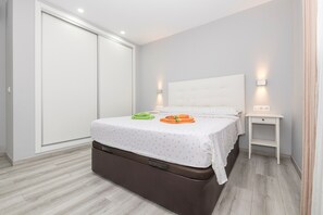 2 bedrooms, iron/ironing board, free WiFi, bed sheets - PONIENTE - Villa with private pool and free wifi in Chiclana de la Frontera (Chiclana de la Frontera)