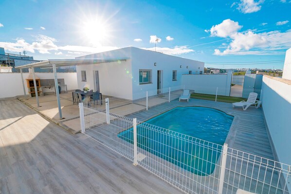Pool - PONIENTE - Villa with private pool and free wifi in Chiclana de la Frontera (Chiclana de la Frontera)
