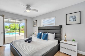 3 habitaciones, tabla de planchar con plancha, cuna de viaje y wifi