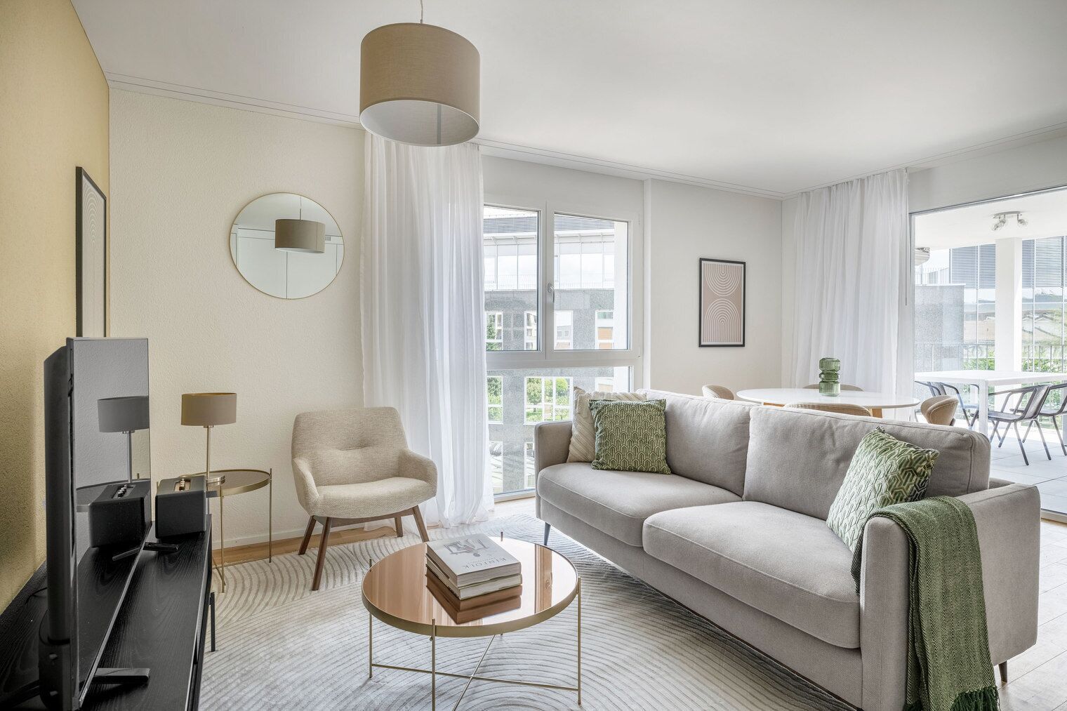 Fernseher, Stereoanlage