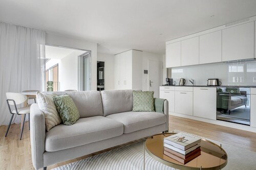 Blueground | Kloten, private w/d, 5 min to market