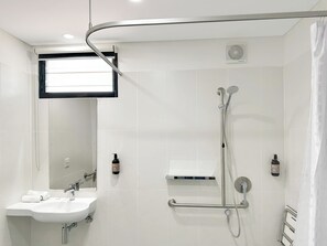 Room, Accessible | Individually decorated, individually furnished, iron/ironing board - Yanawal  (Nhulunbuy)