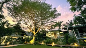 Superior villa, uitzicht op tuin | Uitzicht vanuit de kamer