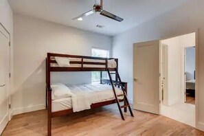 3 Schlafzimmer, Bügeleisen/Bügelbrett, WLAN, Bettwäsche