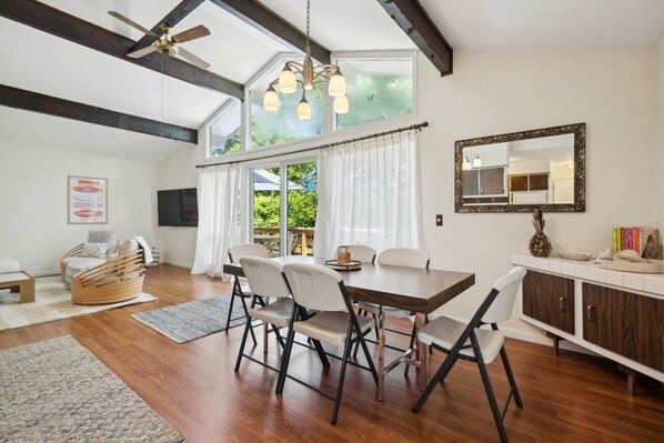 Dining - Montauk Beach House - Walk to Private Beach! (Montauk)