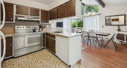 Montauk Beach House - Walk to Private Beach!