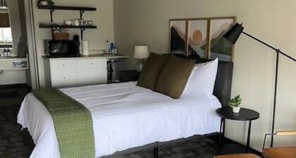 Anchor Point Stays - Room 8