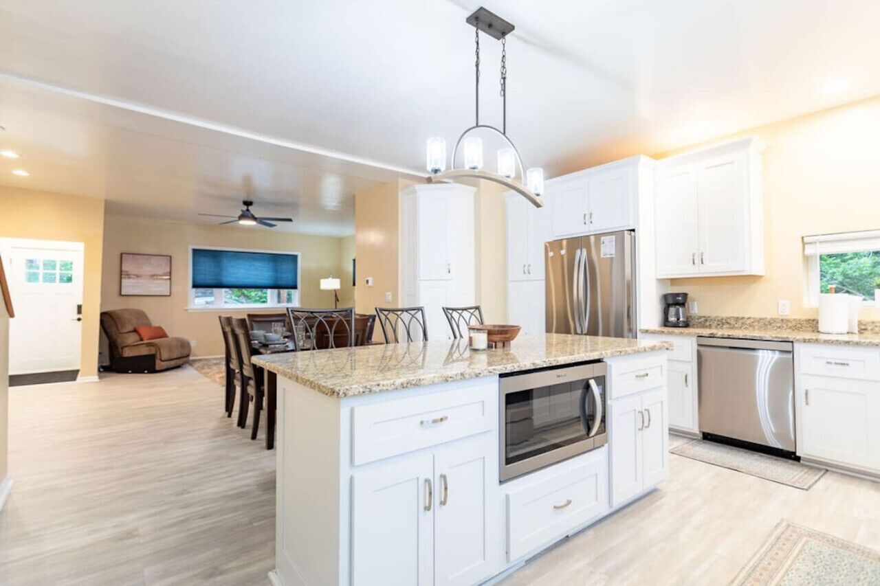 Family Friendly 3BR/3.5Bath-Near Pgh's Hot Spots!