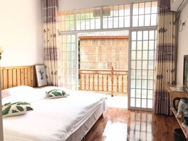 Soundproofing, free WiFi