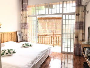 Signature-Doppelzimmer, Hügelblick