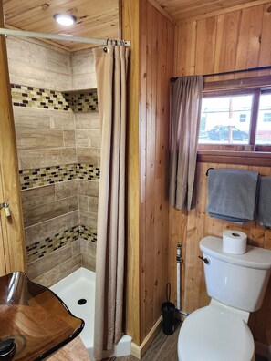 Family Cabin | Bathroom - Winmar Cabins (Twin Lakes)