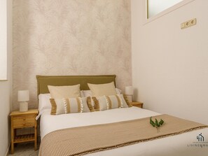 3 bedrooms, iron/ironing board, Internet, bed sheets