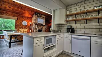 Micro-ondes, four, plaque de cuisson, lave-vaisselle