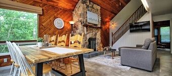 Discover Your Perfect Retreat at Evergreen Escape Cabin Rental!

