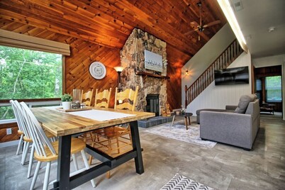 Discover Your Perfect Retreat at Evergreen Escape Cabin Rental!