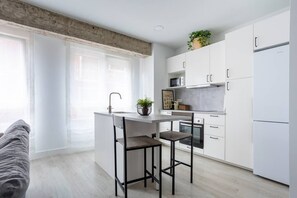 Fridge, microwave, oven, dishwasher