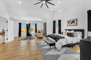 5 habitaciones, tabla de planchar con plancha, wifi y ropa de cama