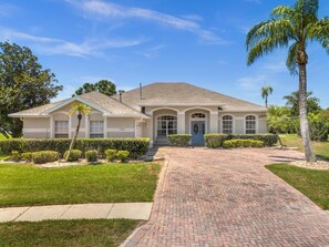 Exterior - Villa with Pool, Hot Tub and Game Room! (Kissimmee)