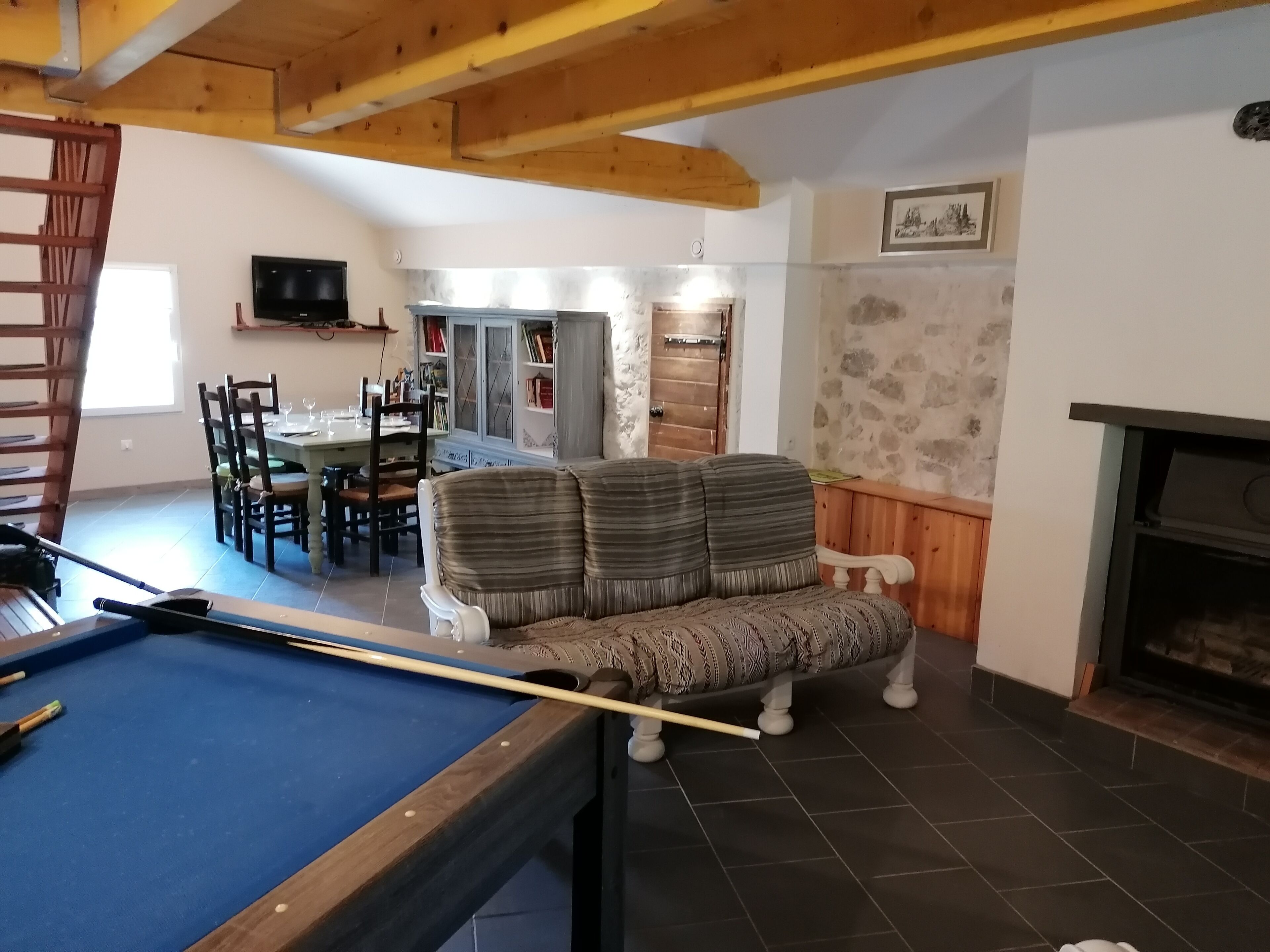 TV, peis og stereoanlegg