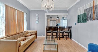 Location! Close to Falls! 6-bedroom house in Niagara Falls