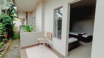 Deluxe Room | 1 bedroom, bed sheets