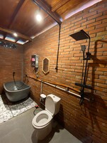 Artículos de tocador gratuitos, toallas, jabón, shampoo