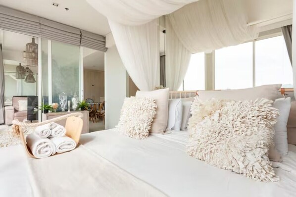 Family Apartment, 2 Bedrooms, Connecting Rooms, Sea View | 2 bedrooms, Frette Italian sheets, premium bedding, down comforters
