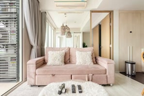 Family Apartment, 2 Bedrooms, Connecting Rooms, Sea View | Living area