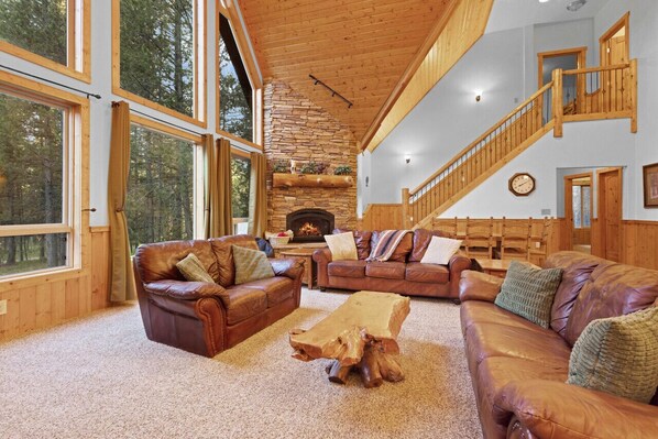 Smart TV, fireplace, table football, ping pong