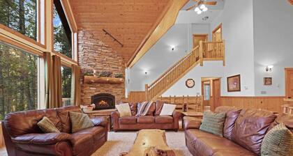 Sweet Escape | Sleeps 24, Walk to Lake, Hot Tub, Game Room!
