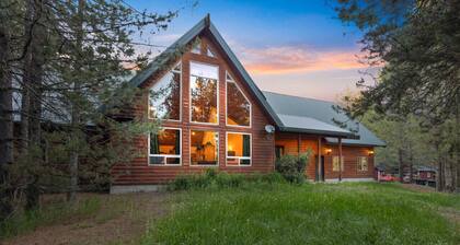 Walk to Lake - Hot Tub - Game Room - Sleeps 24