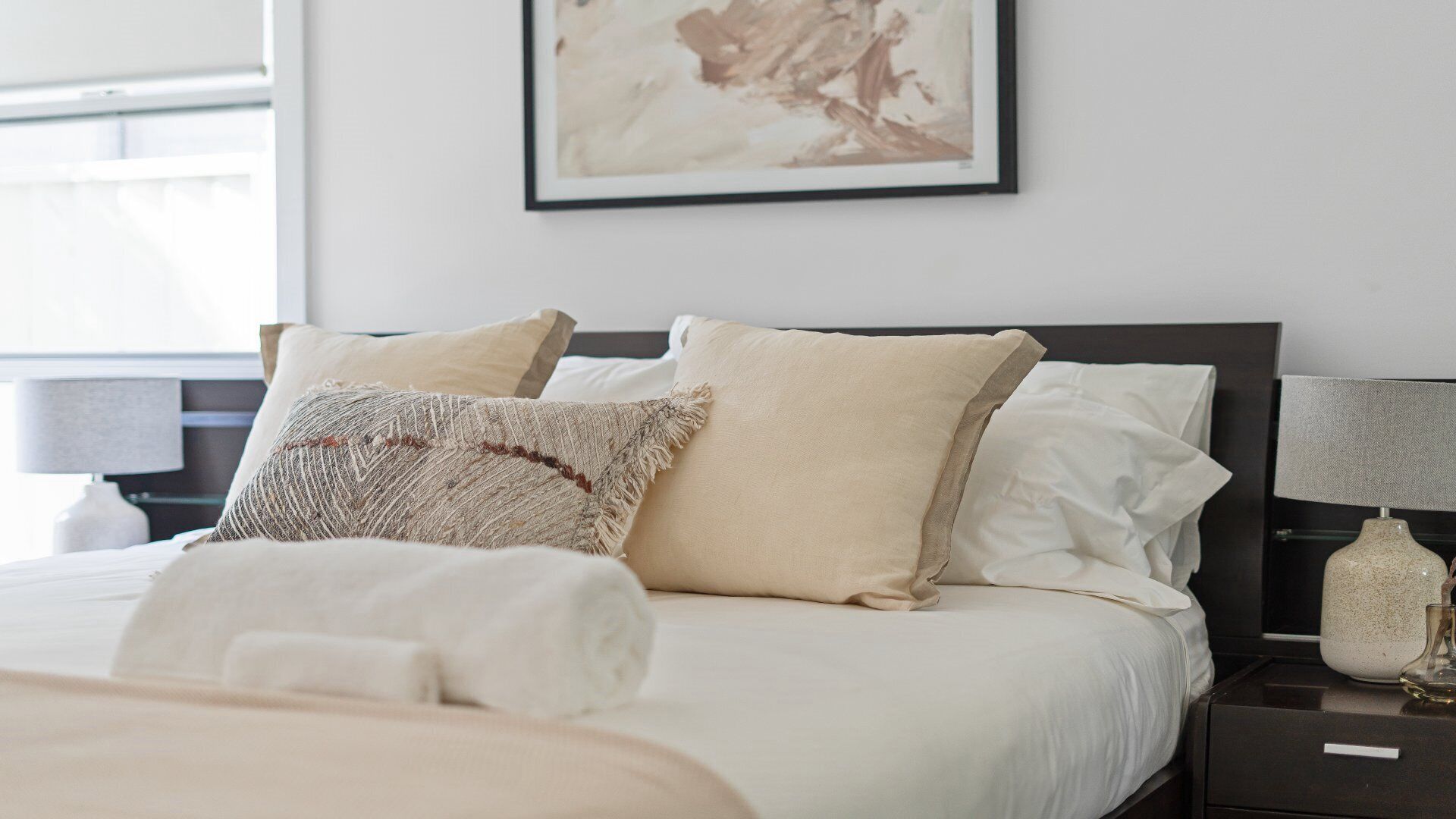 4 bedrooms, internet, bed sheets