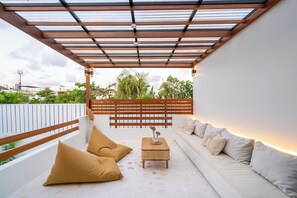 Villa | Living area | Flat-screen TV - Bucu Villa by Betterplace (Kerobokan)