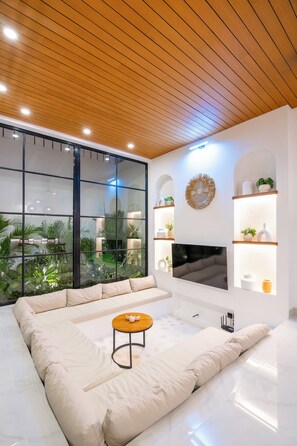 Villa | Living area | Flat-screen TV - Bucu Villa by Betterplace (Kerobokan)