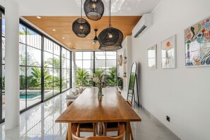 Villa | Spisning på værelset