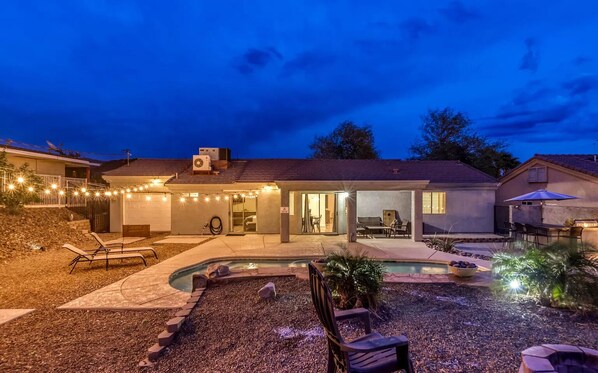 Exterior - Backyard Oasis, Cozy 3 bedroom, King Bed (Lake Havasu City)