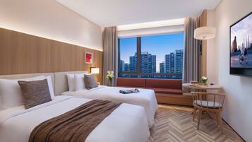 1 bedroom, down duvets, in-room safe, blackout curtains