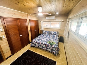 2 Schlafzimmer, Schreibtisch, Bügeleisen/Bügelbrett, kostenloses WLAN