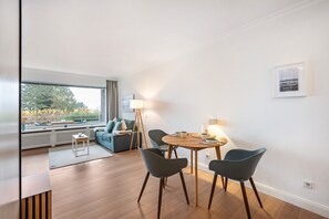 Interior - Apartment 'Ferienwohnung Waves' with Sea View, Balcony and Wi-Fi (Lübeck Travemünde)