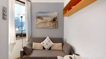 Fernseher, DVD-Player, Stereoanlage