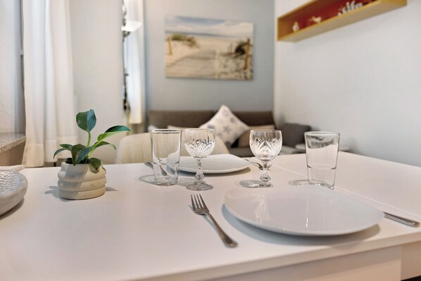 Interior - Apartment 'Ferienwohnung Strandquartier' with Private Terrace and Wi-Fi (Lübeck Travemünde)