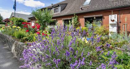 Ferienwohnung Kiek In Hohn" mit privater Terrasse, Gemeinschaftsgarten und WLAN